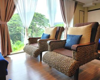 The Palace Hotel Kota Kinabalu - Kota Kinabalu - Olohuone