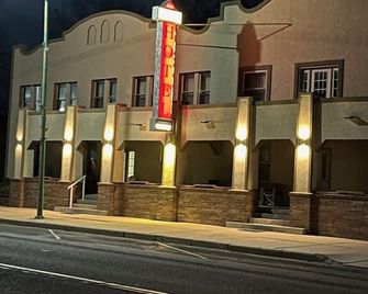 Burge Hotel - Holyoke - Edificio