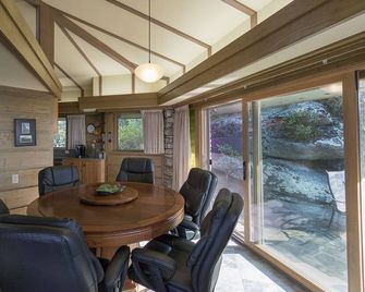 Spectacular Panoramic Views from 4850 Ft., Best View/Most Unique Home in Area! - Highlands - Essbereich