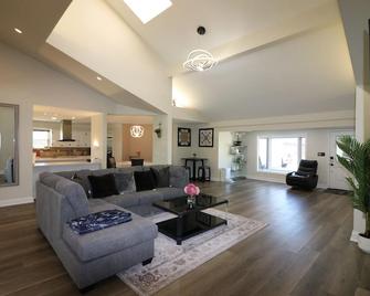 4bed, 2bath cozy-luxury-modern house - Grand Prairie - Sala de estar