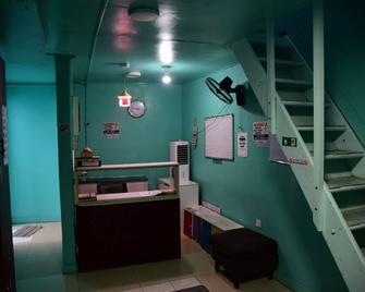 Wind Stay - Malé - Front desk