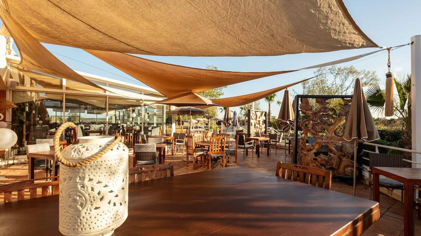 كاباو بيتش أوتل