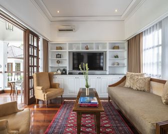 The Colony Hotel Bali - Kuta - Olohuone