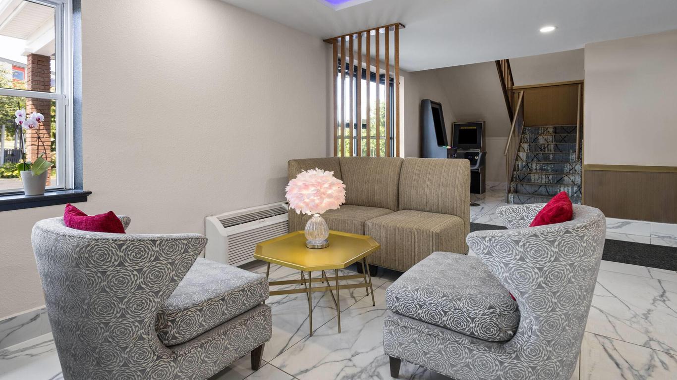 بايمونت باي ويندام لانكاستر با دوتش كانتري