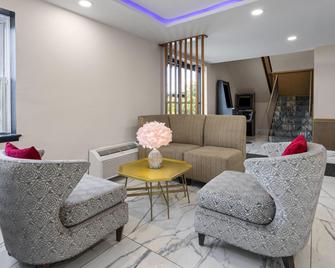 Baymont by Wyndham Lancaster PA Dutch Country - Lancaster - Lobby