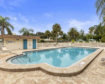 Walk To The #1 Beach In America, Offers Heated Community Pool, Free Wi-Fi - Siesta Key - Pool