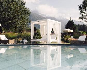 Alpenpalace Luxury Hideaway & Spa Retreat - Lutago - Pool