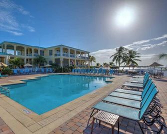 Grand Marina Suite -Waterfront Condo - Stock Island - Pool