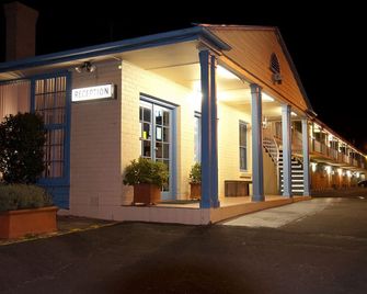 Blue Mountains Highway Motel - מדלו בת' - בניין