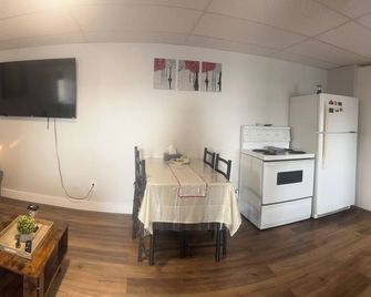 Simply Camia- Self Check in 1 Bedroom Basement - Clarenville