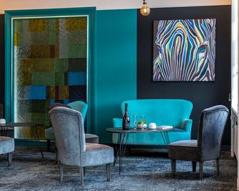 Best Western Adagio - סאומו - בר