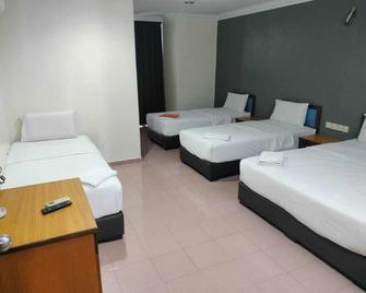 Lee Hotel - Batu Pahat - Schlafzimmer