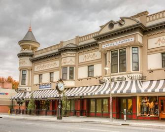 Hotel Diamond - Chico - Building