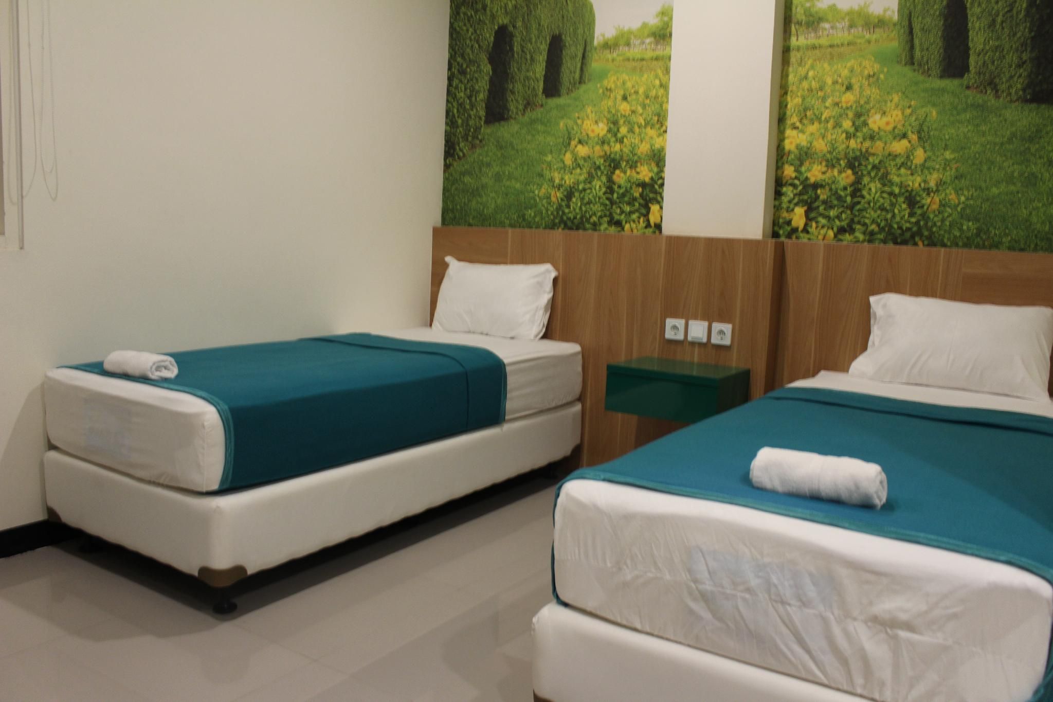 Greenhaus Inn Dinoyo thumbnail 2