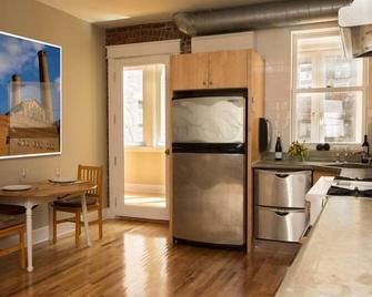 Upscale live/work loft in Downtown Yonkers - Yonkers - Dining room