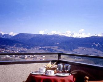 Hotel & Appartamenti Al Larice - Ronzone - Balkon
