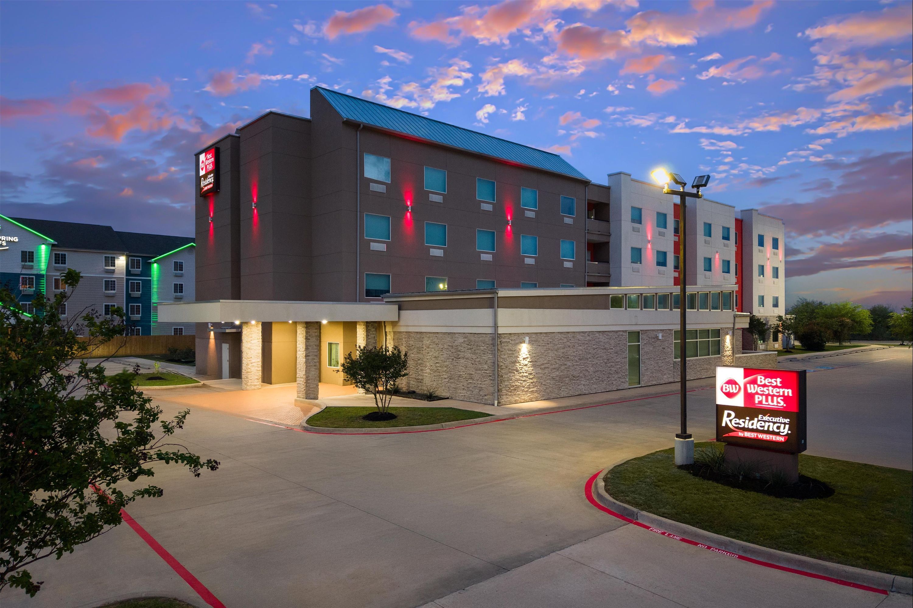 Best Western Plus Executive Residency Baytown - Baytown - Bygning