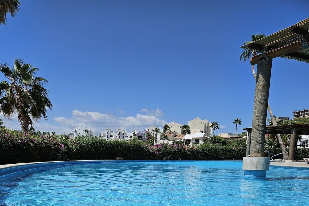 Surf, Sand & Sun inspired decor - סן חוסה דל קאבו - בריכה