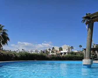 Surf, Sand & Sun inspired decor - San José del Cabo - Piscina