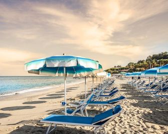 Tonicello Hotel Resort & Spa - Capo Vaticano - Strand