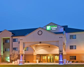 Holiday Inn Express & Suites Lincoln South - Lincoln - Building