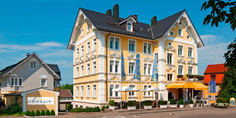 Hotel Café Ebner - Lindau - בניין