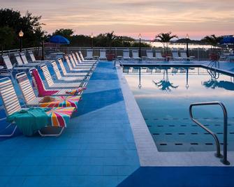 Coconut Malorie Resort Ocean City a Ramada by Wyndham - Ocean City - Bể bơi