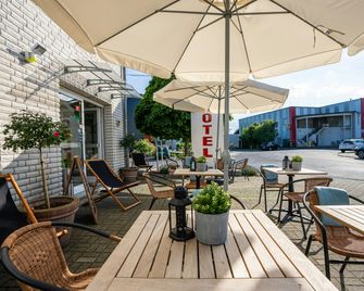 Hotel Bergheim An Der Erft - Bergheim - Patio