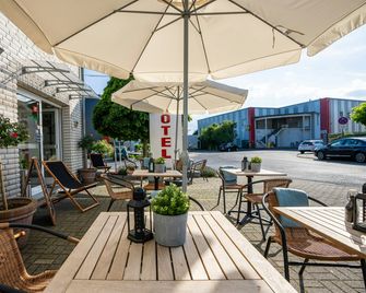 Hotel Bergheim An Der Erft - Bergheim - Patio