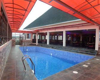 De Zone Hotel Ltd - Alimosho - Pool