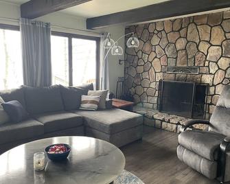 Spectacular sunrises over the bay - Paradise - Living room