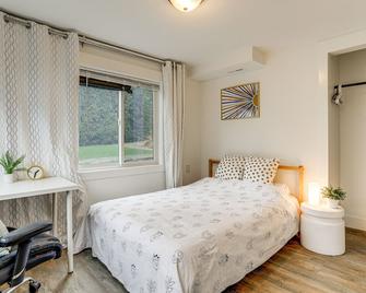 Steps to Idylwood Park Beach Redmond Retreat! - Redmond - Bedroom