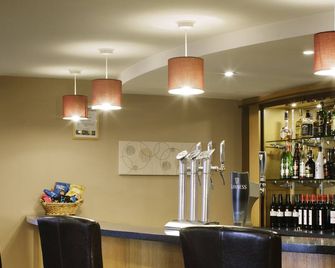 Garner Hotel Lincoln by IHG - Lincoln - Bar
