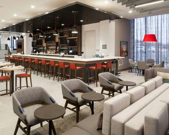 Hilton Garden Inn Madison Downtown - Madison - Bar