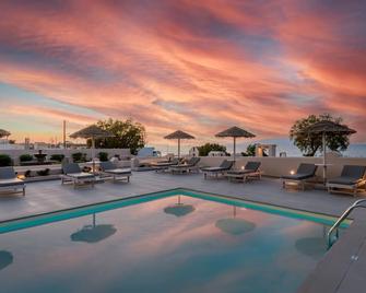 En Plo Boutique Suites - אויה - בריכה