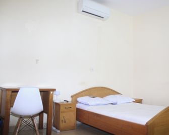 Residence Diane - Ouagadougou - Soverom