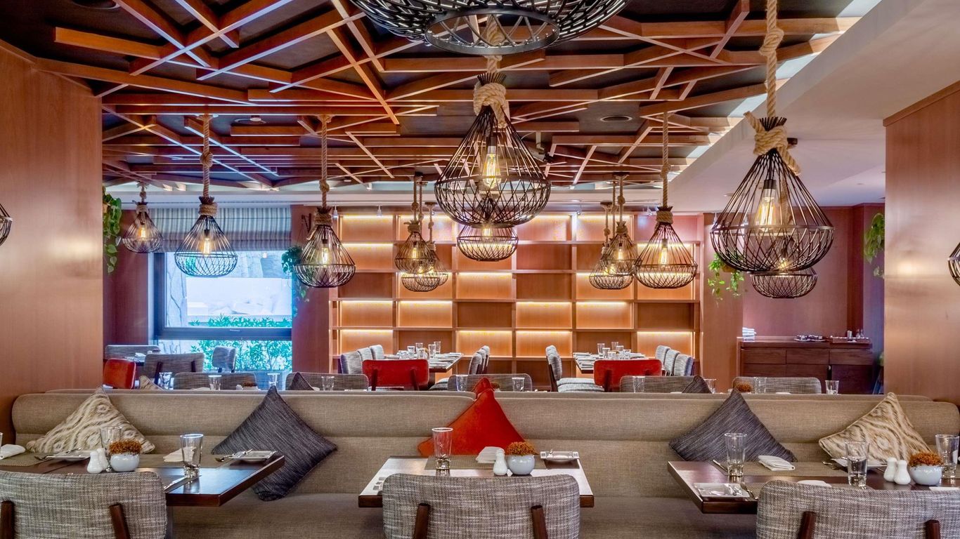 Sofitel Dubai The Palm Resort & Spa