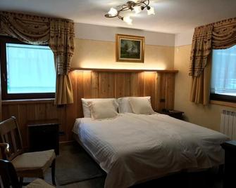 Hotel L' Aiglon - Champoluc - Bedroom