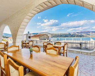 Hotel Buenavista Beach House Trogir - Trogir - Balkon