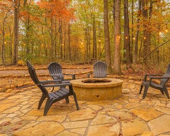 Eagle’s Escape to Sunset Bluff - With OHV Trailer Parking Space - Monteagle - Binnenhof