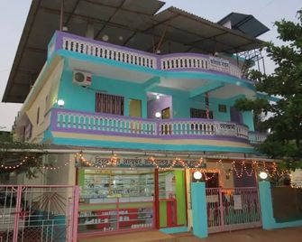 Hotel Kavijay - Dāpoli - Edificio