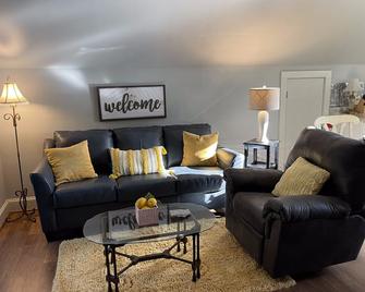 Secluded Studio Minutes From Marietta Sq - Marietta - Sala de estar