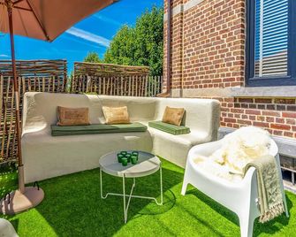 Luxurious holiday home in Heers with terrace - Borgloon - Innenhof