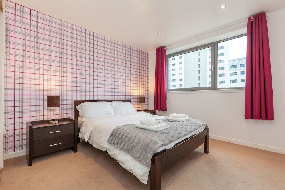Stylish Apartment - Edinburgh - Bedroom