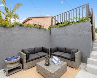 Bella Casa I Pool with Spa Minutes to Downtown and Beaches - سان دييغو - شرفة