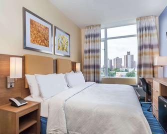 Days Inn by Wyndham Brooklyn Crown Heights - Brooklyn - Bedroom