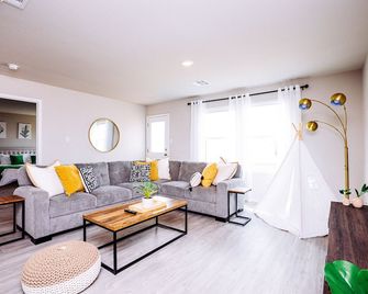 Contemporary 4-Bedroom Retreat! Lackland Afb - سان انطونيو - غرفة نوم