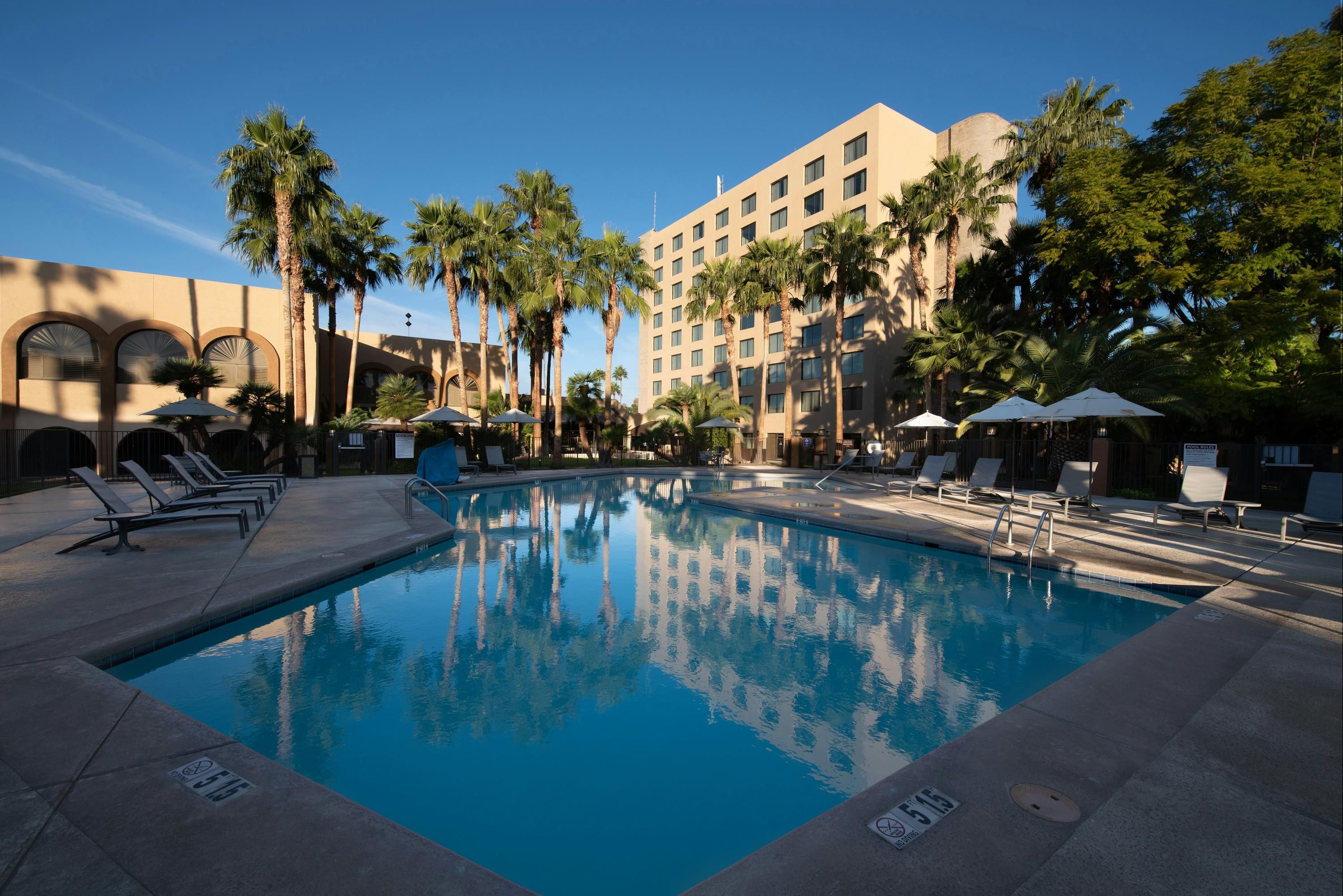 DoubleTree by Hilton Tucson- Reid Park - טוסון - בריכה