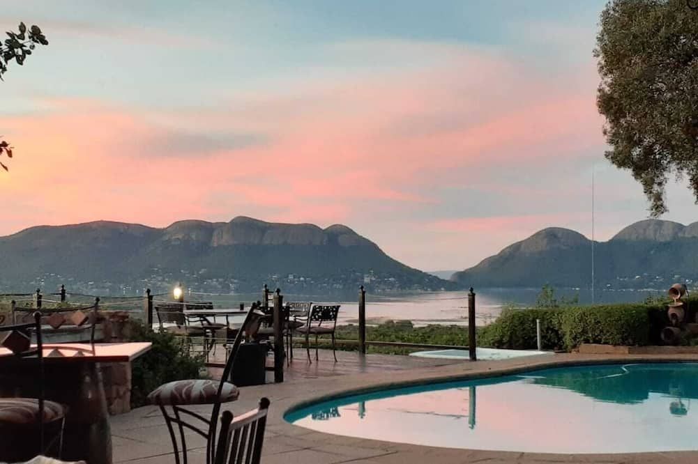 La Montagne Guest Lodge - Hartbeespoort - Pool