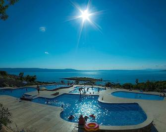 Mobile Homes Camp Klenovica - Klenovica - Pool